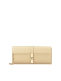 Elegante Clutch-Tasche mit monogrammiertem Verschluss von KAZAR KATTY