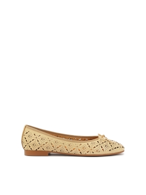 Lederballerinas mit feinem Cut-Out-Design