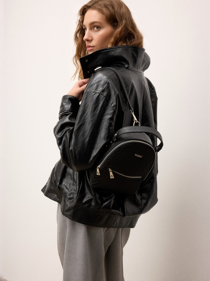 Schwarzer Lederrucksack mit Borsten und Tierprint HEMERA