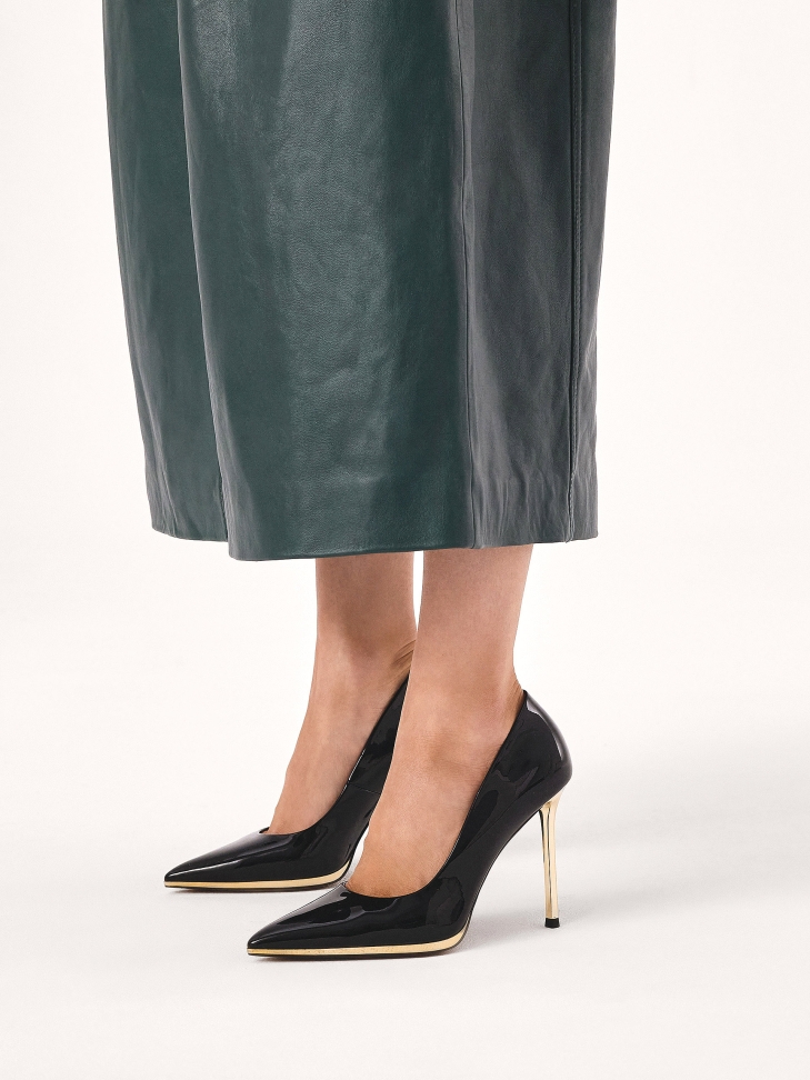 Schwarze Lacklederpumps mit goldenem Absatz ARICIA