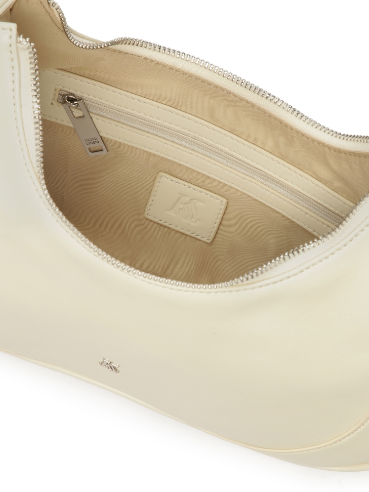 Cremefarbene Baguette-Handtasche mit silberner Hardware KS ADORI