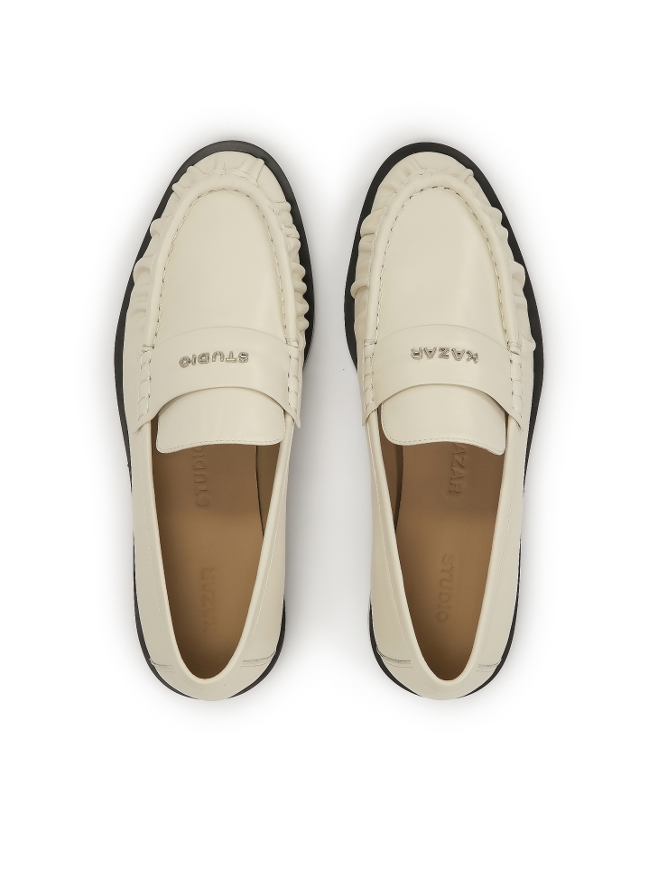 Beige Halbschuhe mit einer Falte auf der Nase KS OLZA