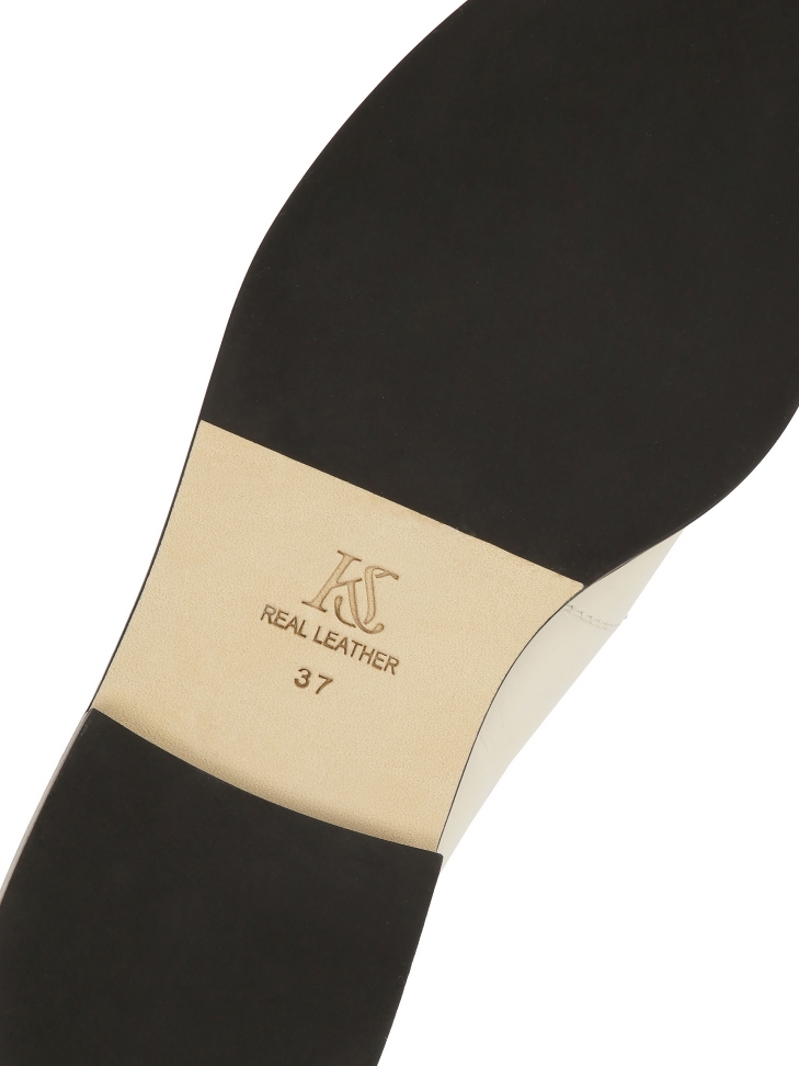 Beige Halbschuhe mit einer Falte auf der Nase KS OLZA