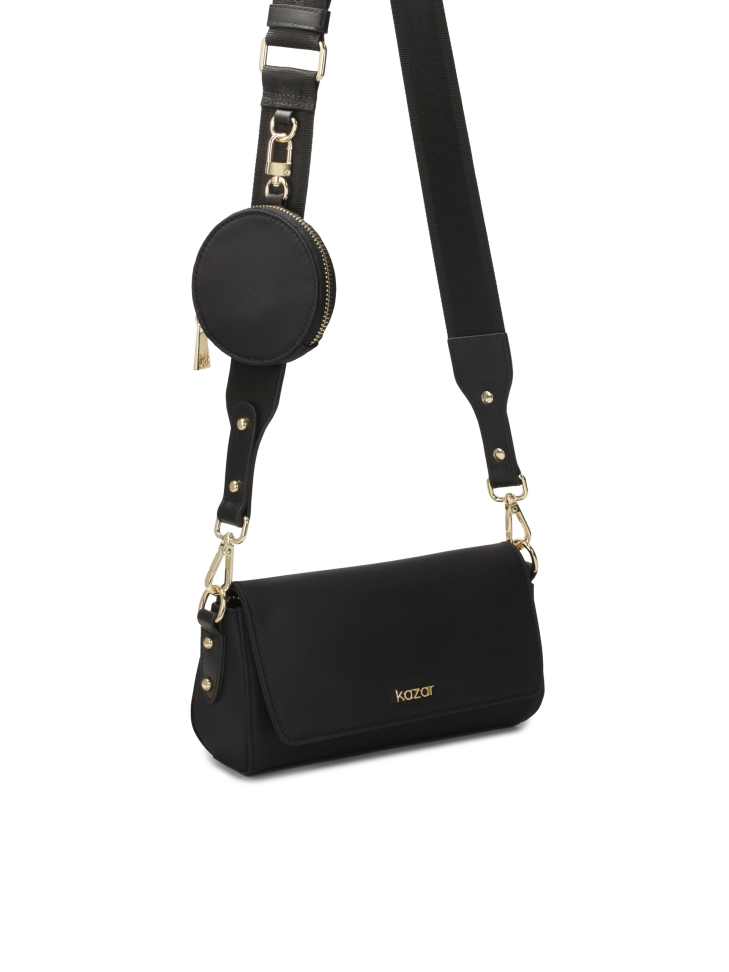 Kompakter Postsack in schwarzer Farbe  LAKELYN