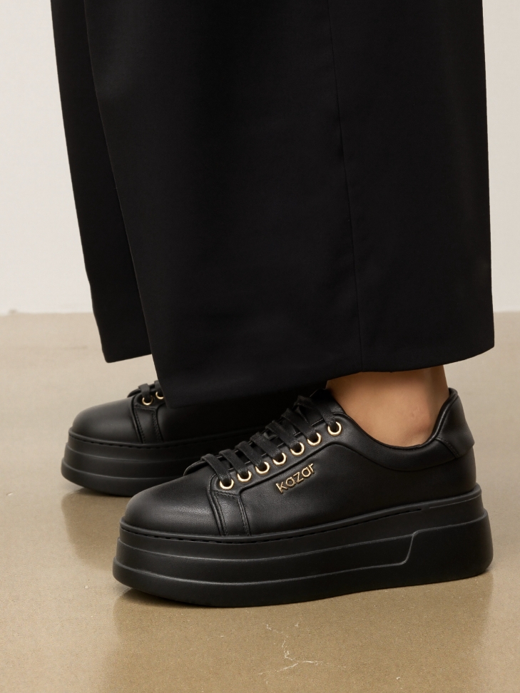 Turnschuhe aus Leder mit dicker gerader Sohle NERIS