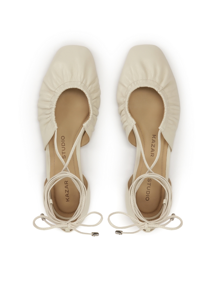 Cremefarbene Ballerinas mit ausgeschnittenem Oberteil KS SOLEIL