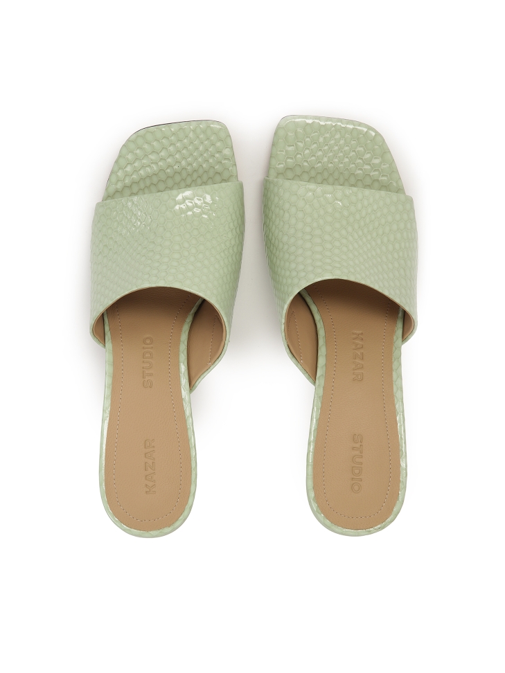 Pantoletten aus geprägtem Lackleder mit modischem Absatz KS CORNELIE