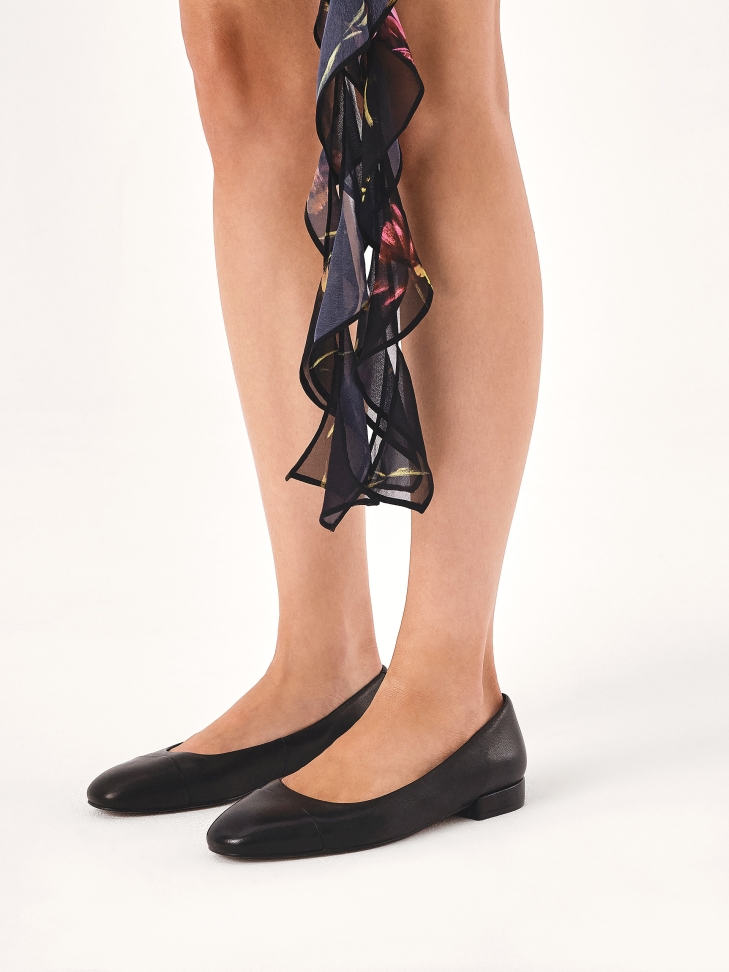 Schwarze Pumps mit flachem Absatz BRIZA