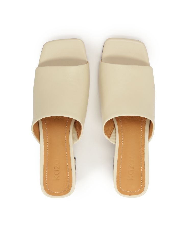 Elegante Pantoletten auf einem mit Steinen verzierten Absatz  CARLYN