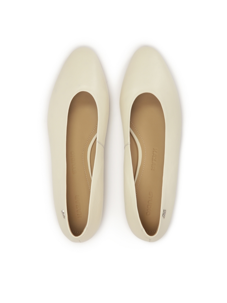 Monogrammierte Schlupfpumps aus Naturleder KS OTTILIE