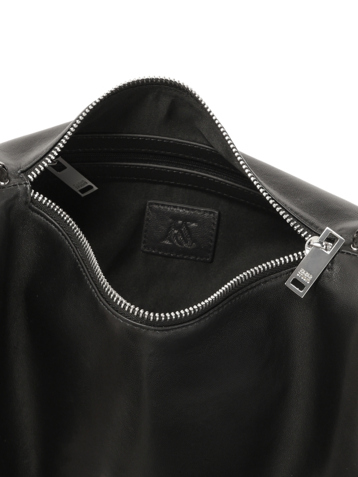 Längliche schwarze Handtasche aus weichem Leder KS VIV