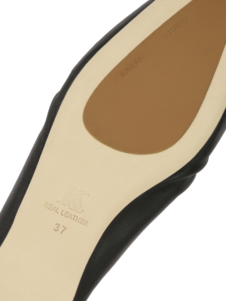 Schwarze Pantoletten mit dekorativem Schaft  KS LUCITA