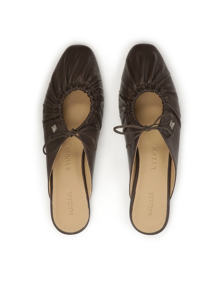 Dunkelbraune Pantoletten mit Crinkle-Oberfläche KS LUCITA