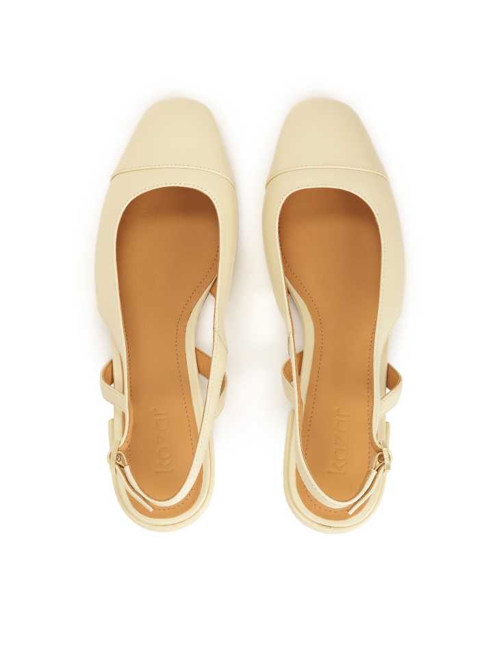 Cremefarbene Pumps mit fein geschnittenem Schaft BRIZA