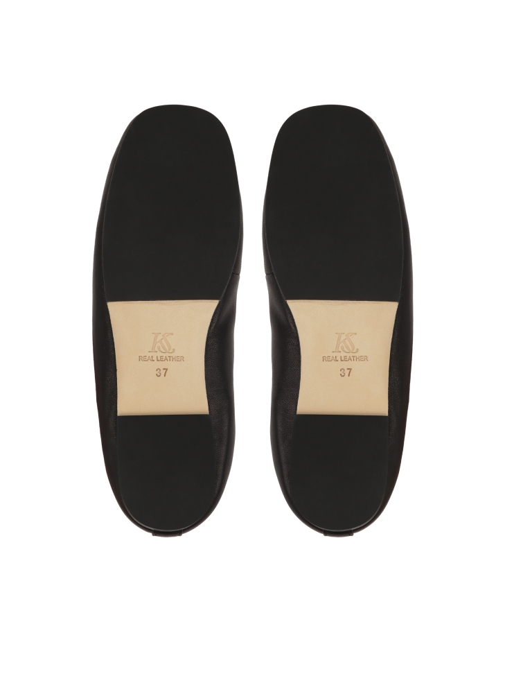 Schwarze Ballerinas, gebunden mit einem Tanga  KS AVRIL