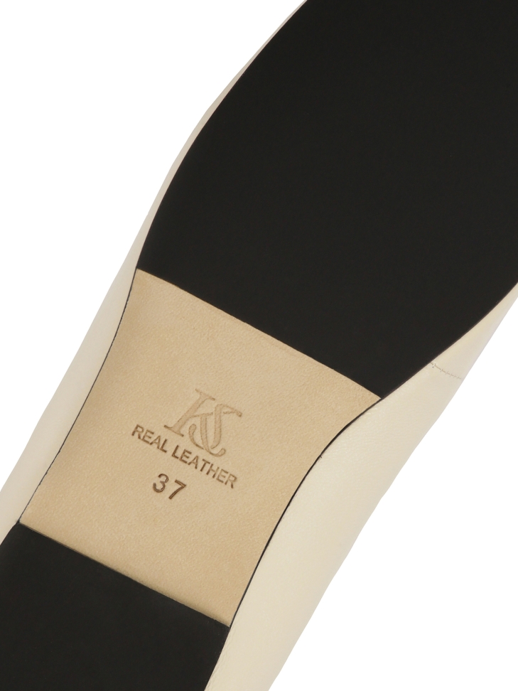 Gestufte Ballerinas aus weißem, weichem Leder  KS AVRIL