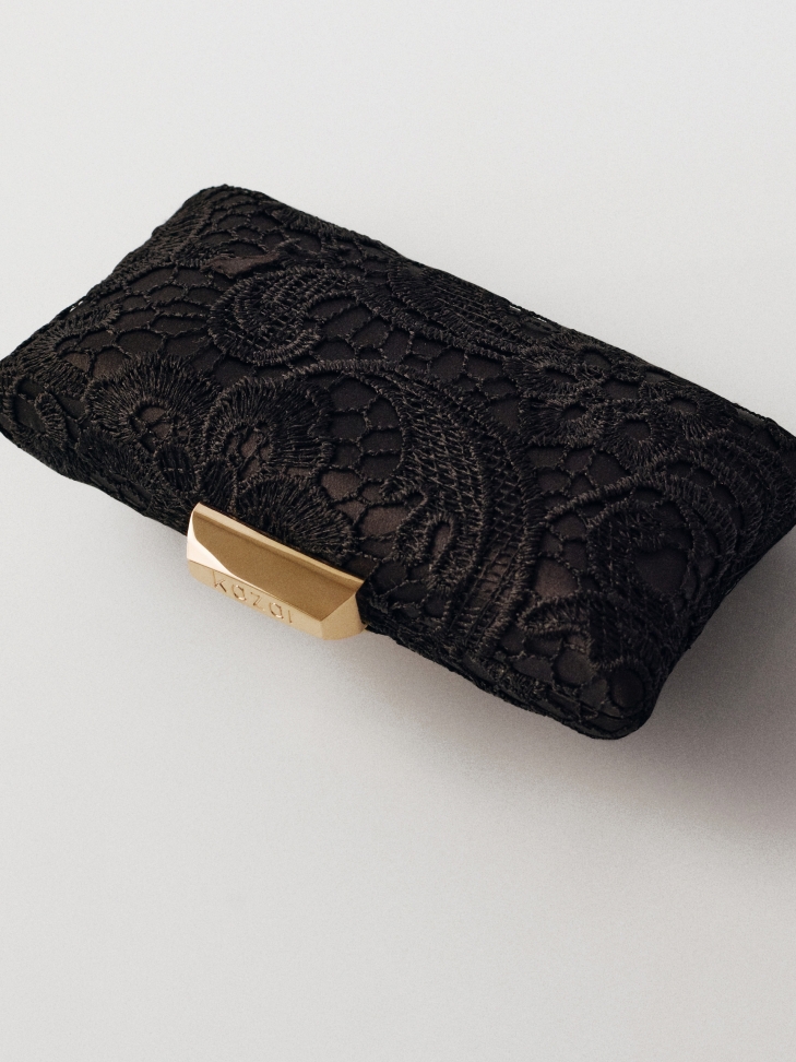 Elegante schwarze Clutch-Tasche aus Guipure CARI