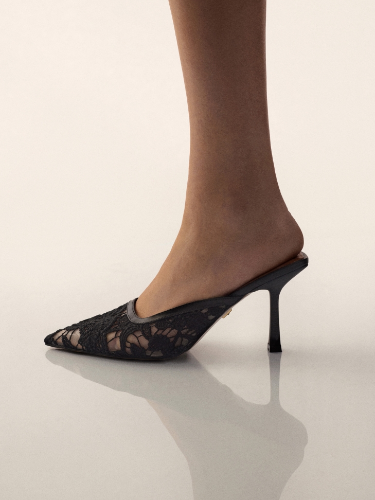 Pantoletten mit Spitzenabsätzen SALT