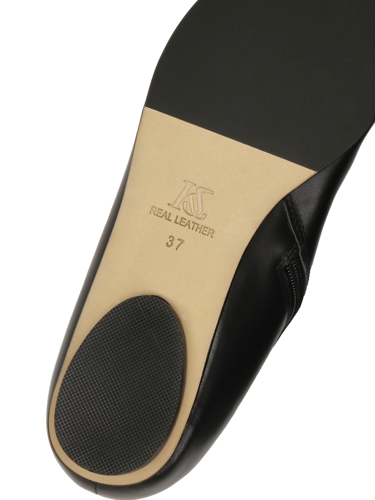 Schwarze Lederstiefel mit Reißverschluss und silberner Logo-Verzierung an der Spitze KS AMIENS