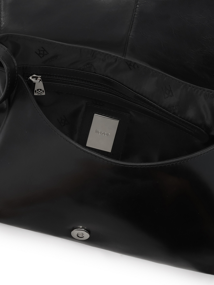 Schwarze Handtasche mit Riemen SOLEVIE